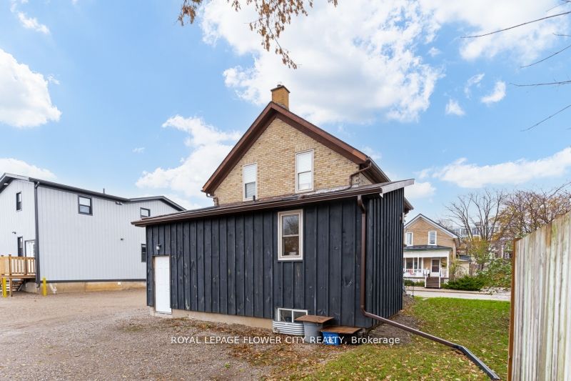 45 Princess St E