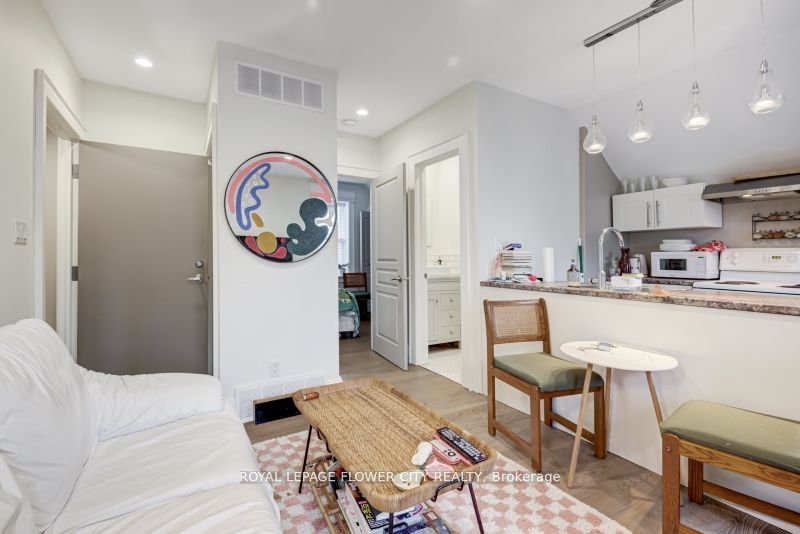 45 Princess St E
