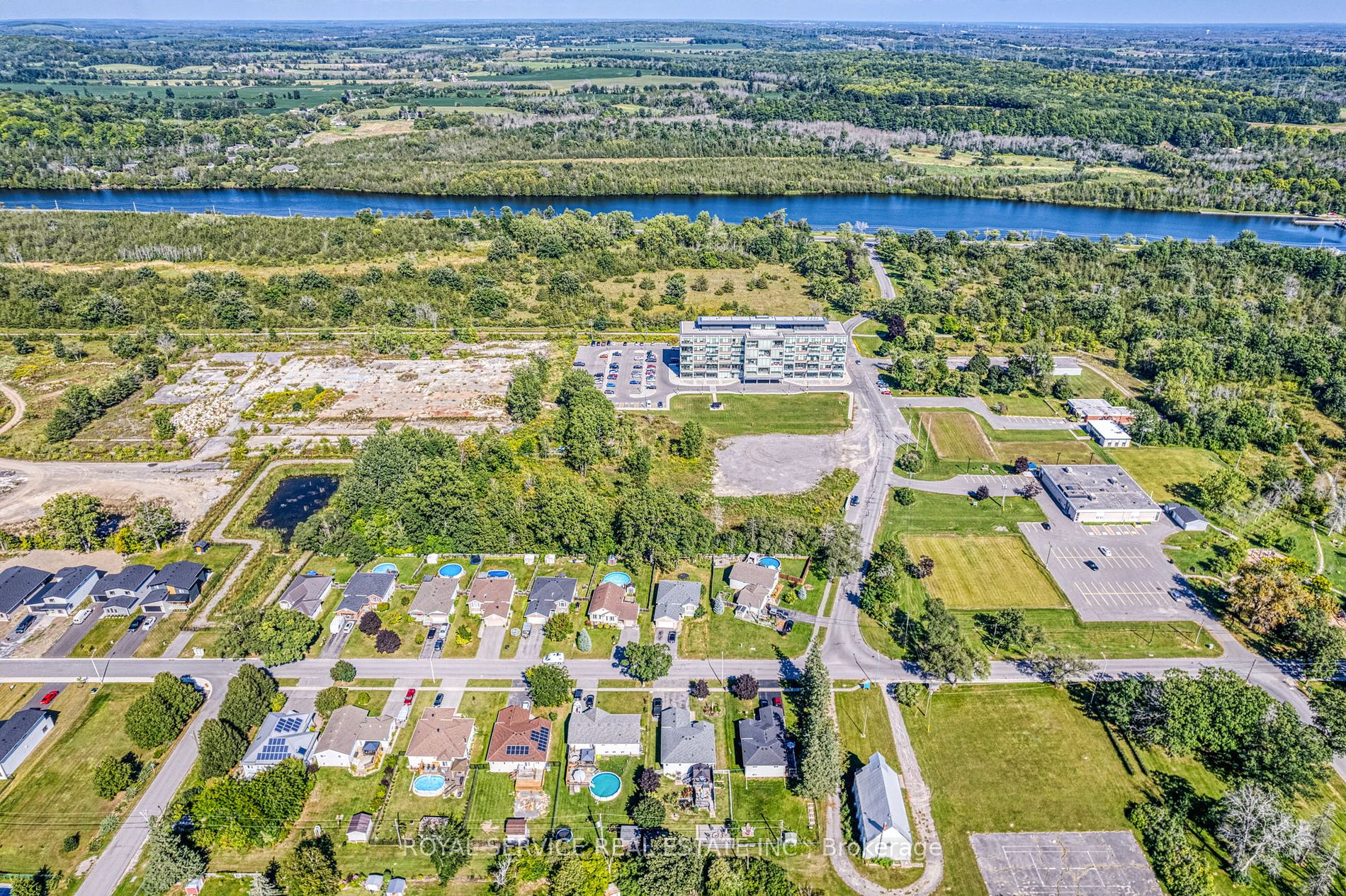 96 Fraser Dr