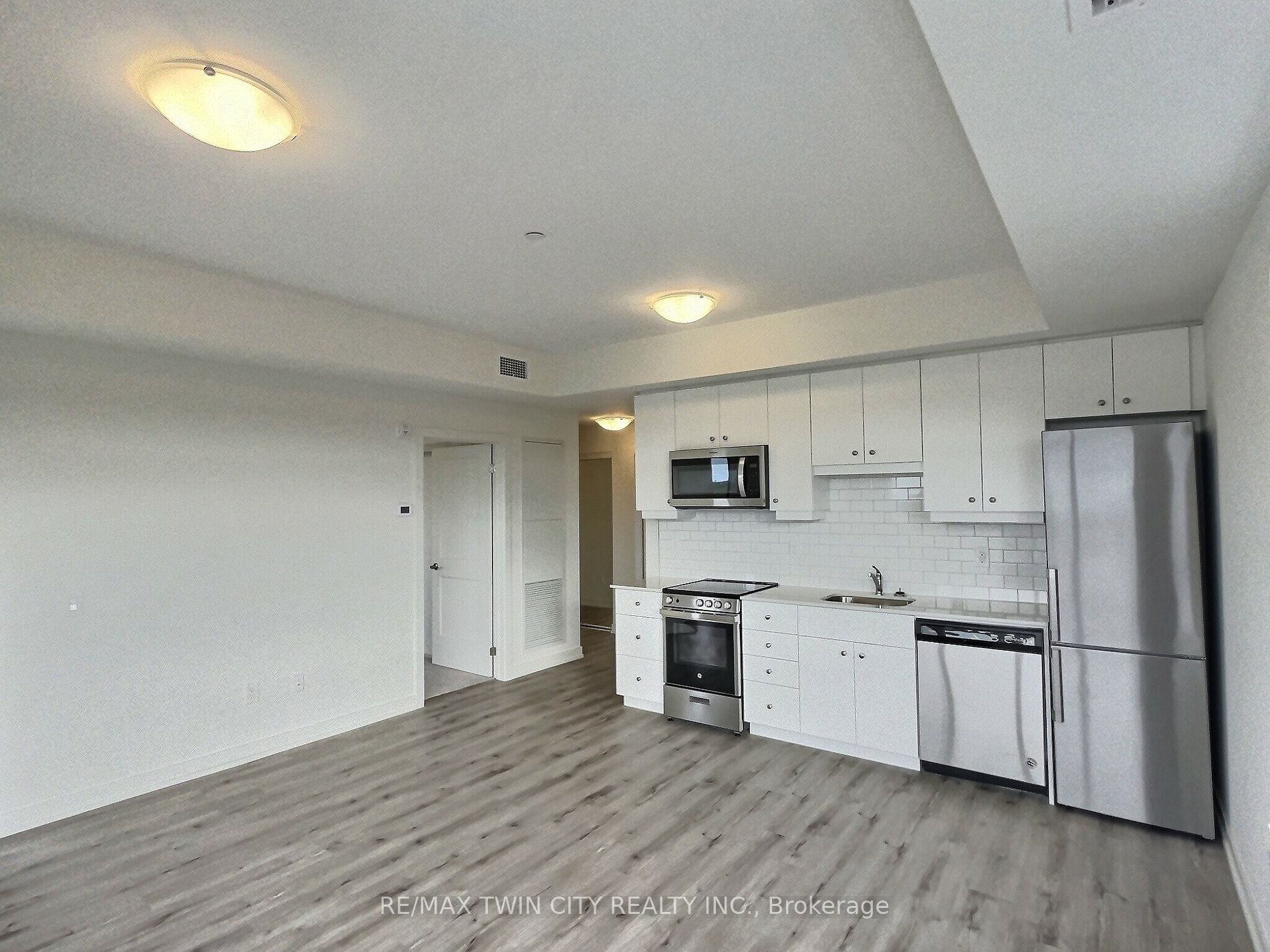 243 Northfield Drive E, #511