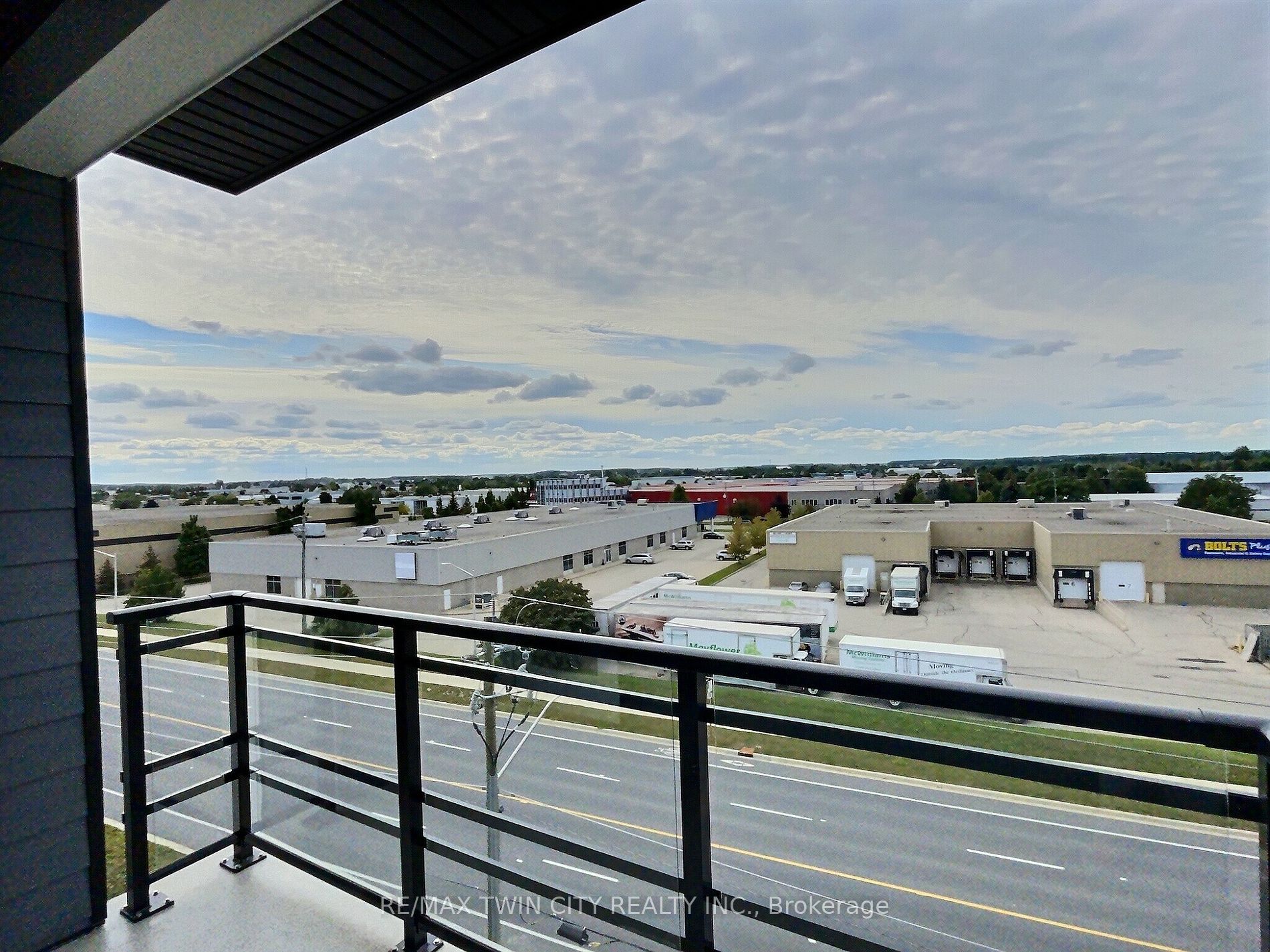 243 Northfield Drive E, #511