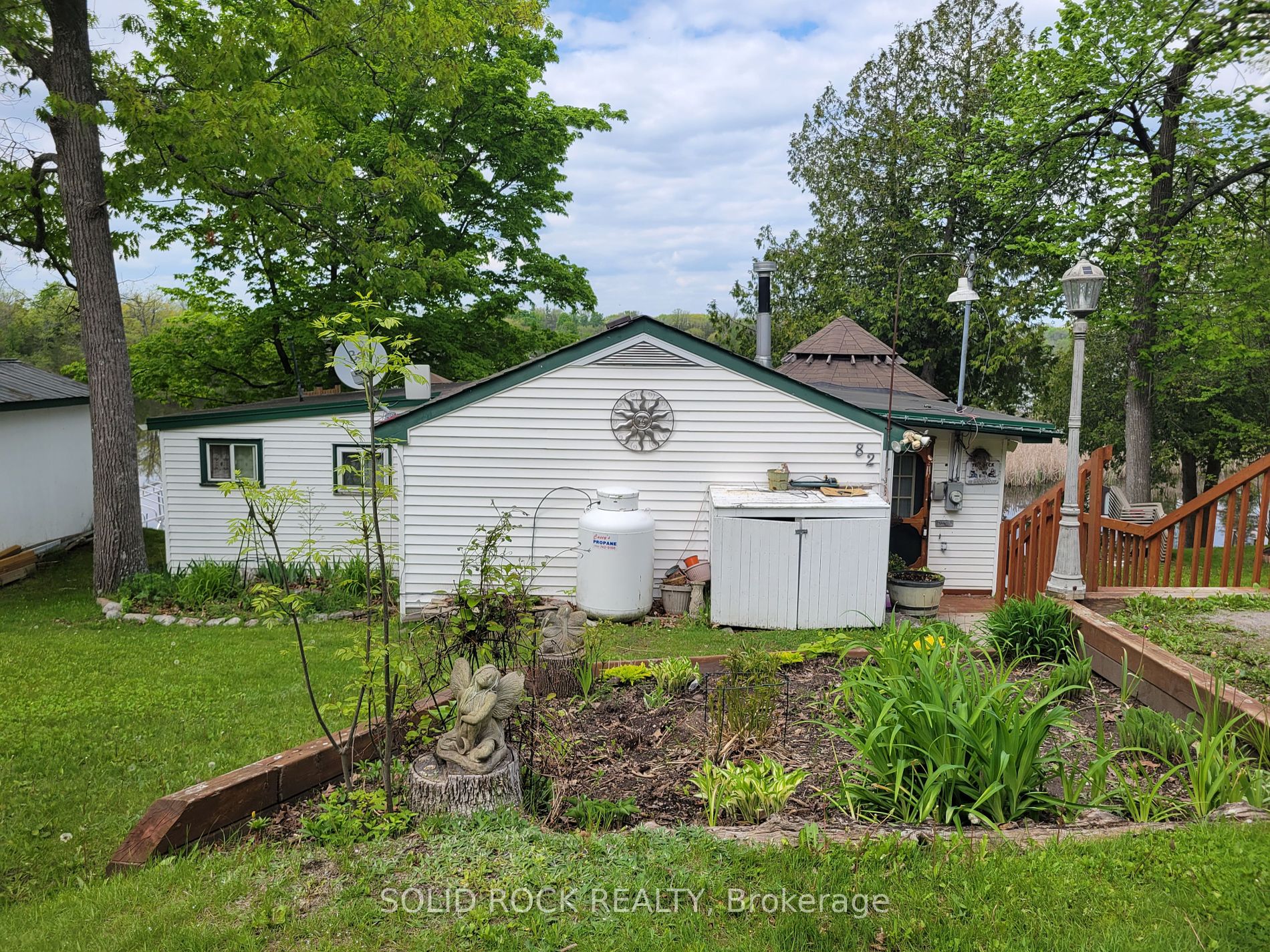 82 Canal Road
