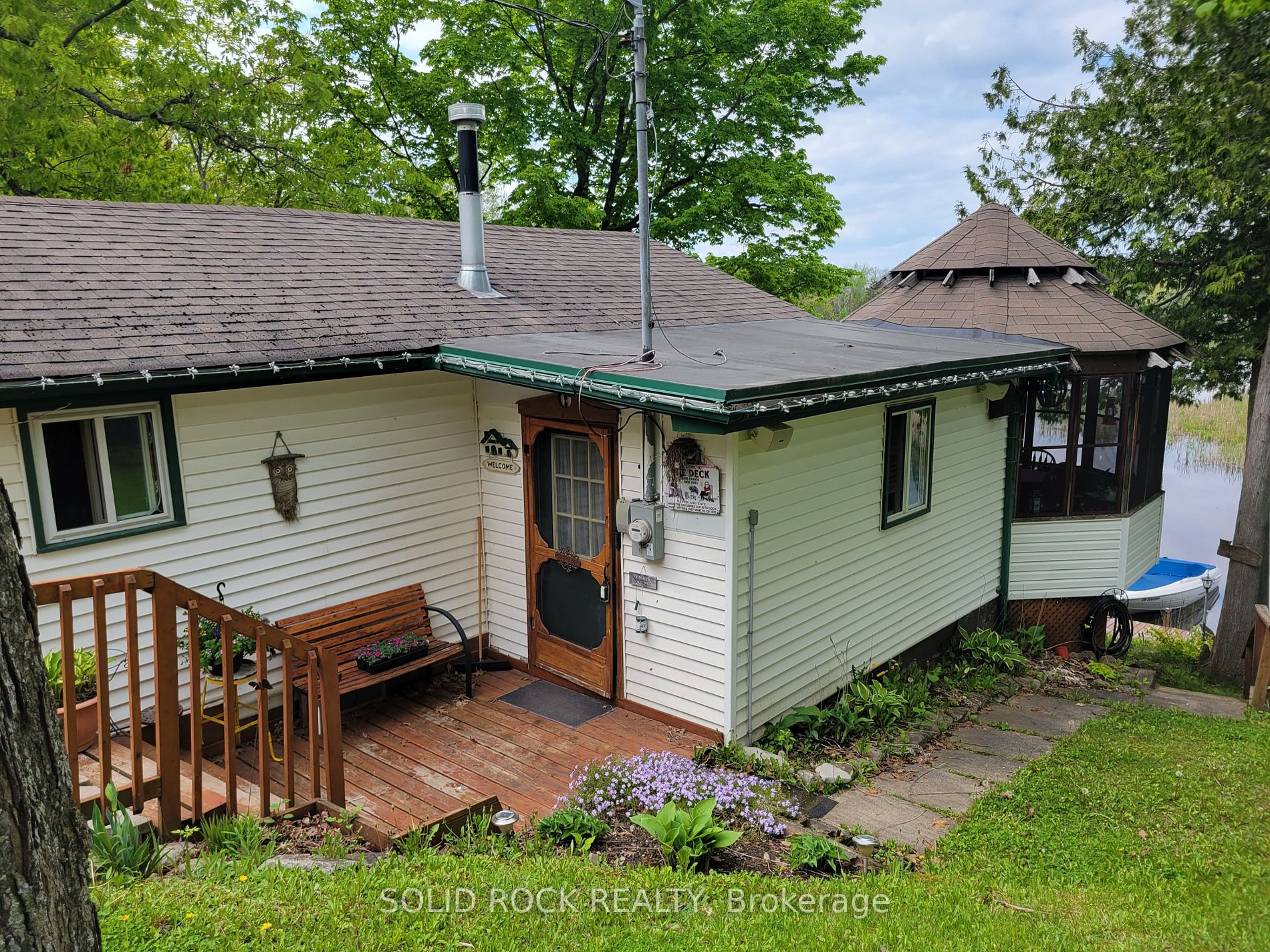 82 Canal Road