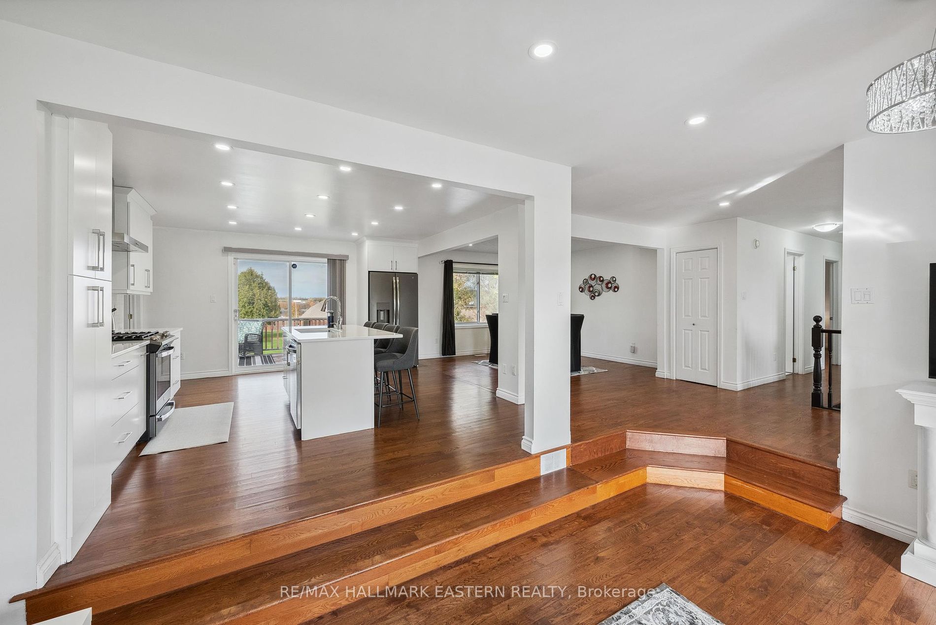 1234 Parkhill Road W