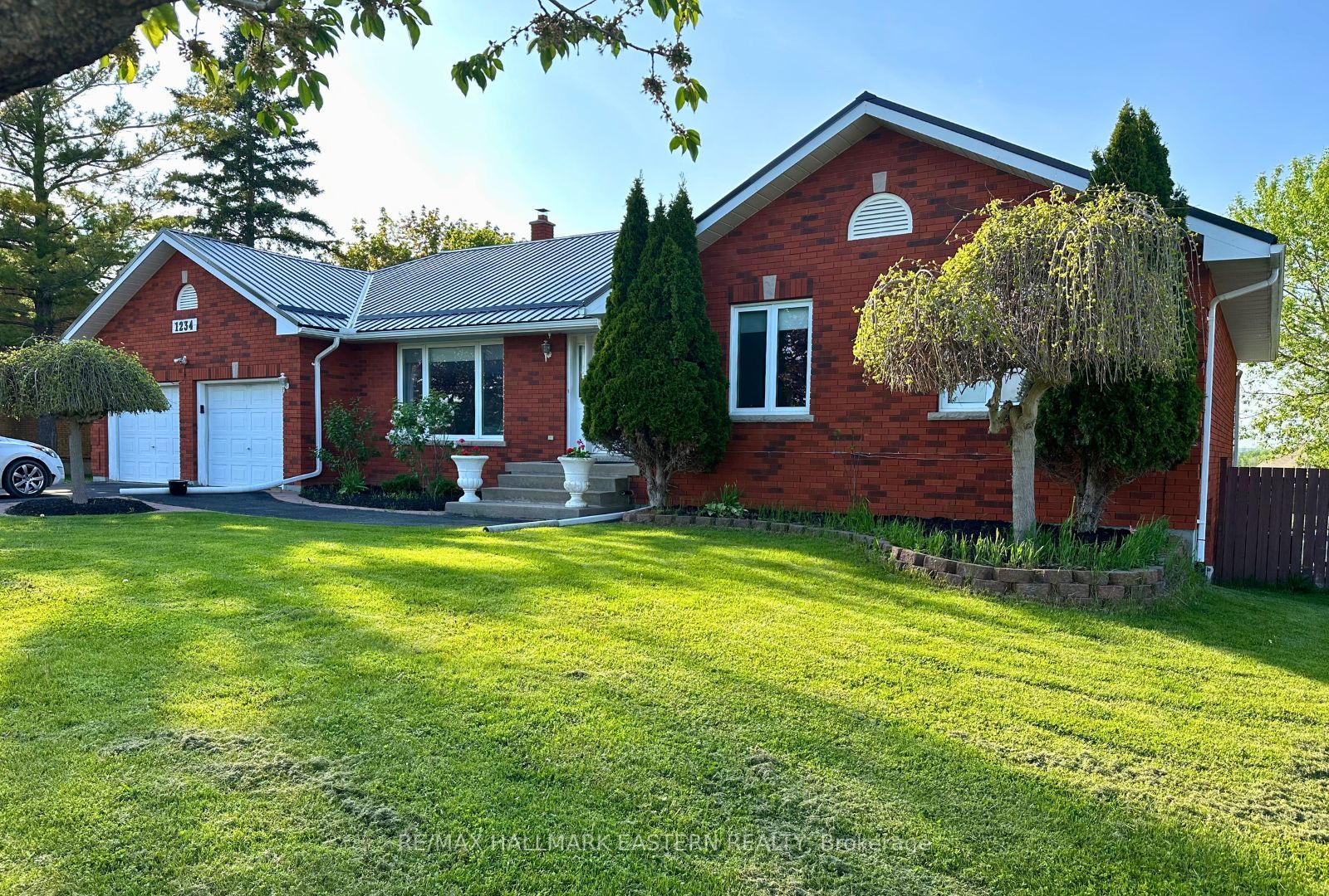 1234 Parkhill Road W