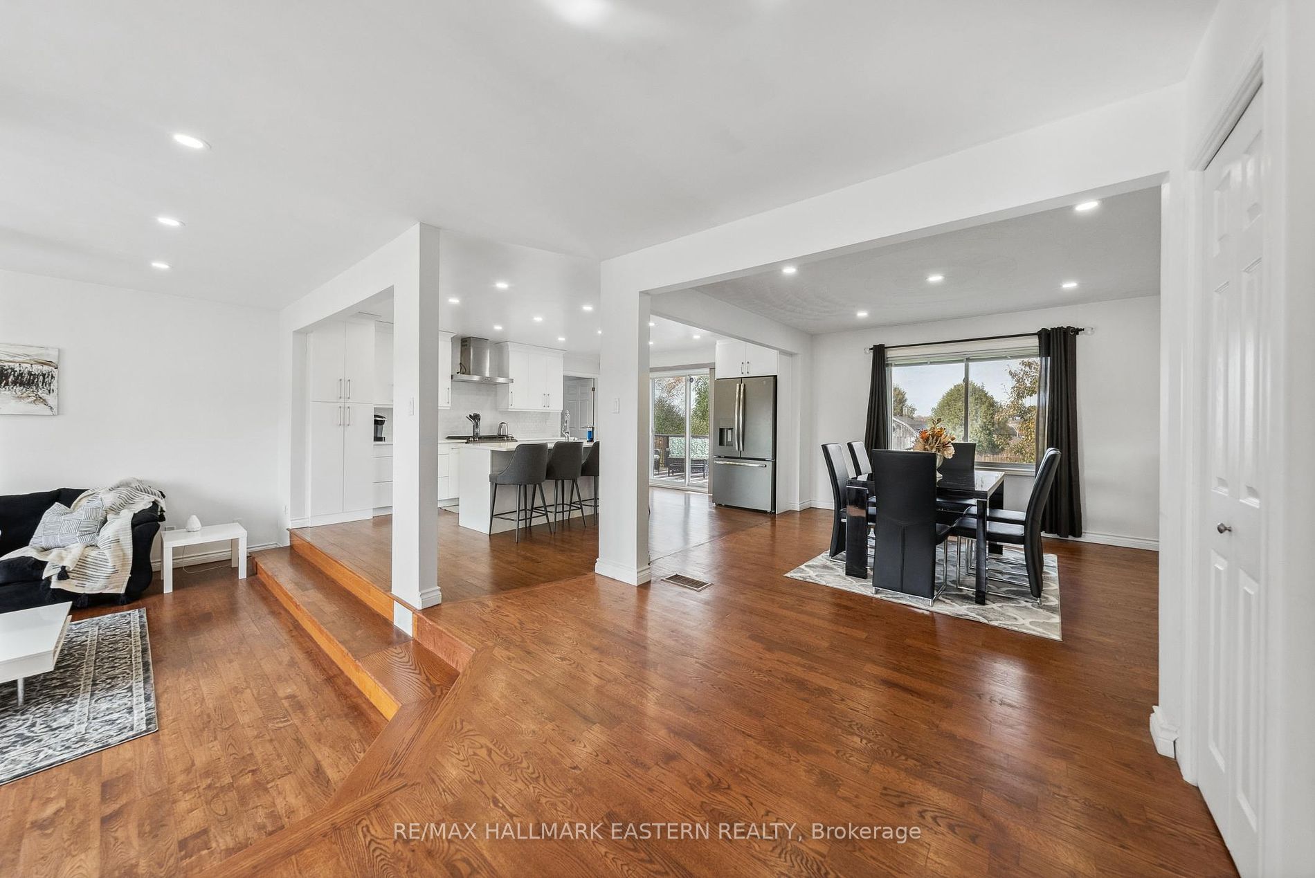 1234 Parkhill Road W