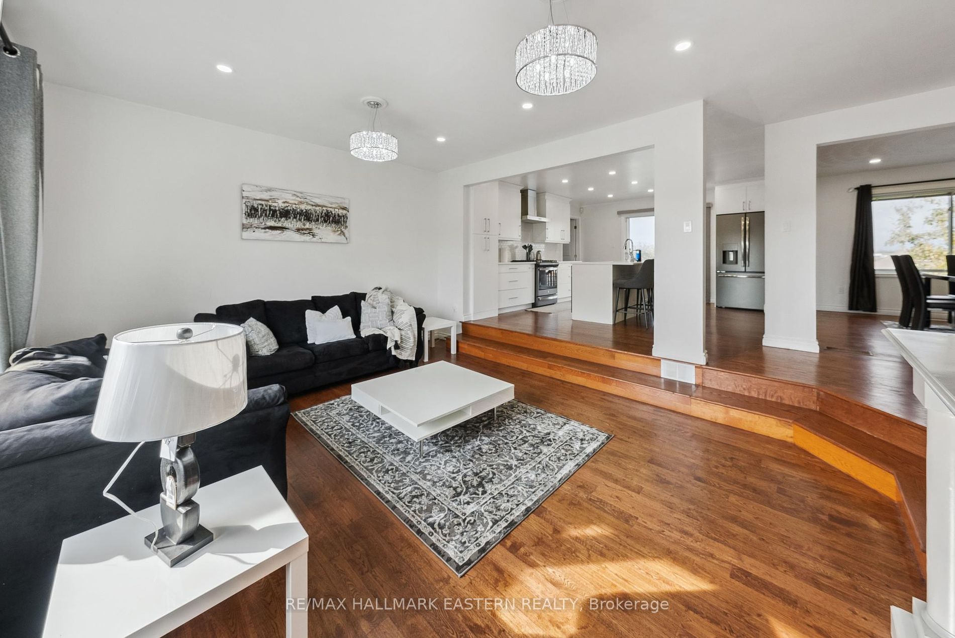 1234 Parkhill Road W