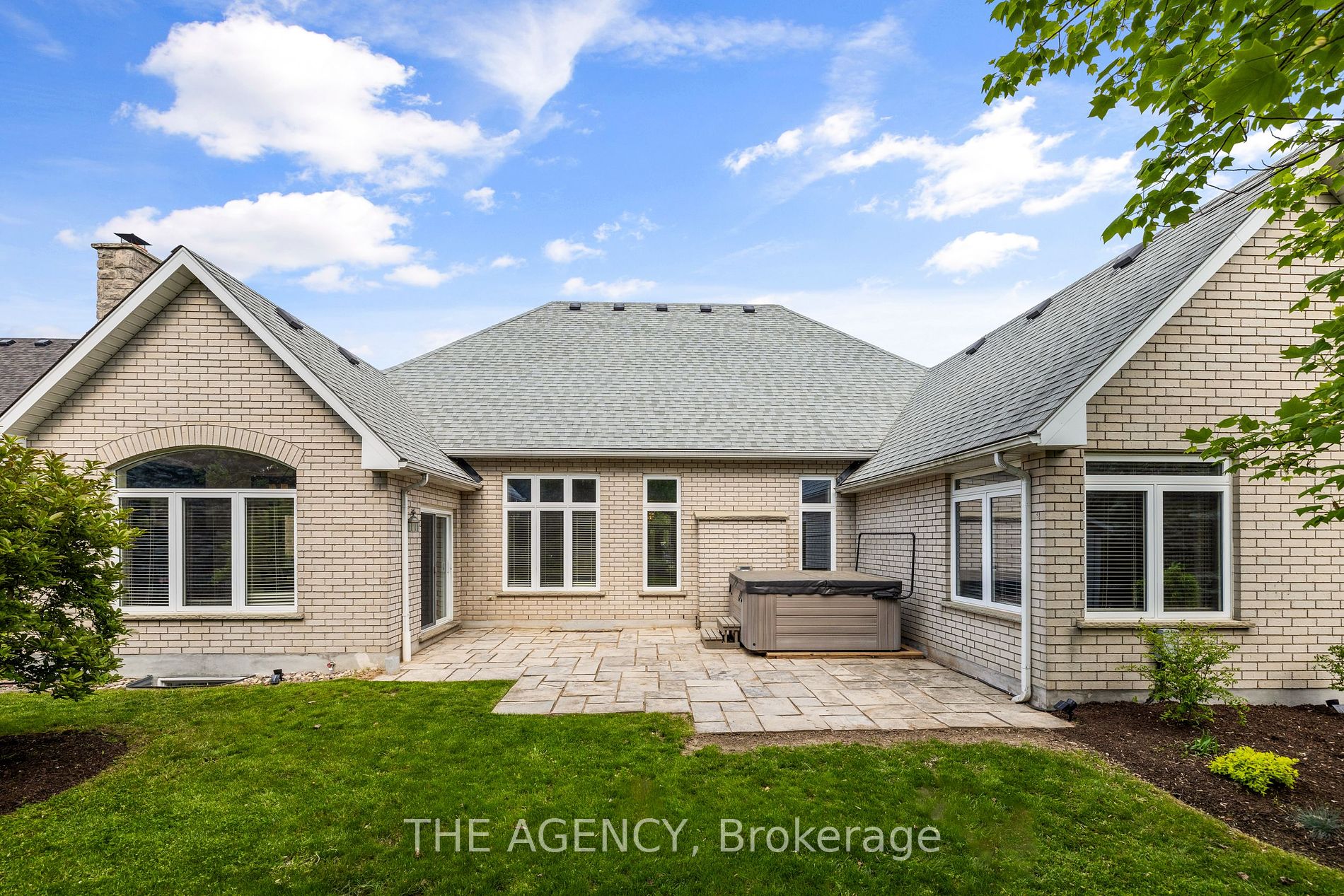 15 Pioneer Ridge Dr
