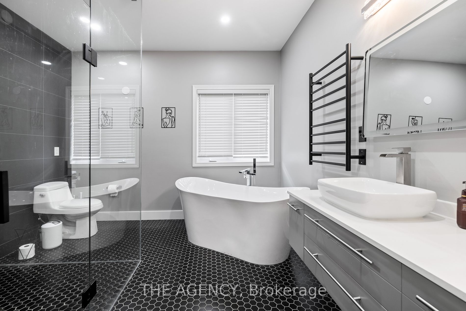 15 Pioneer Ridge Dr