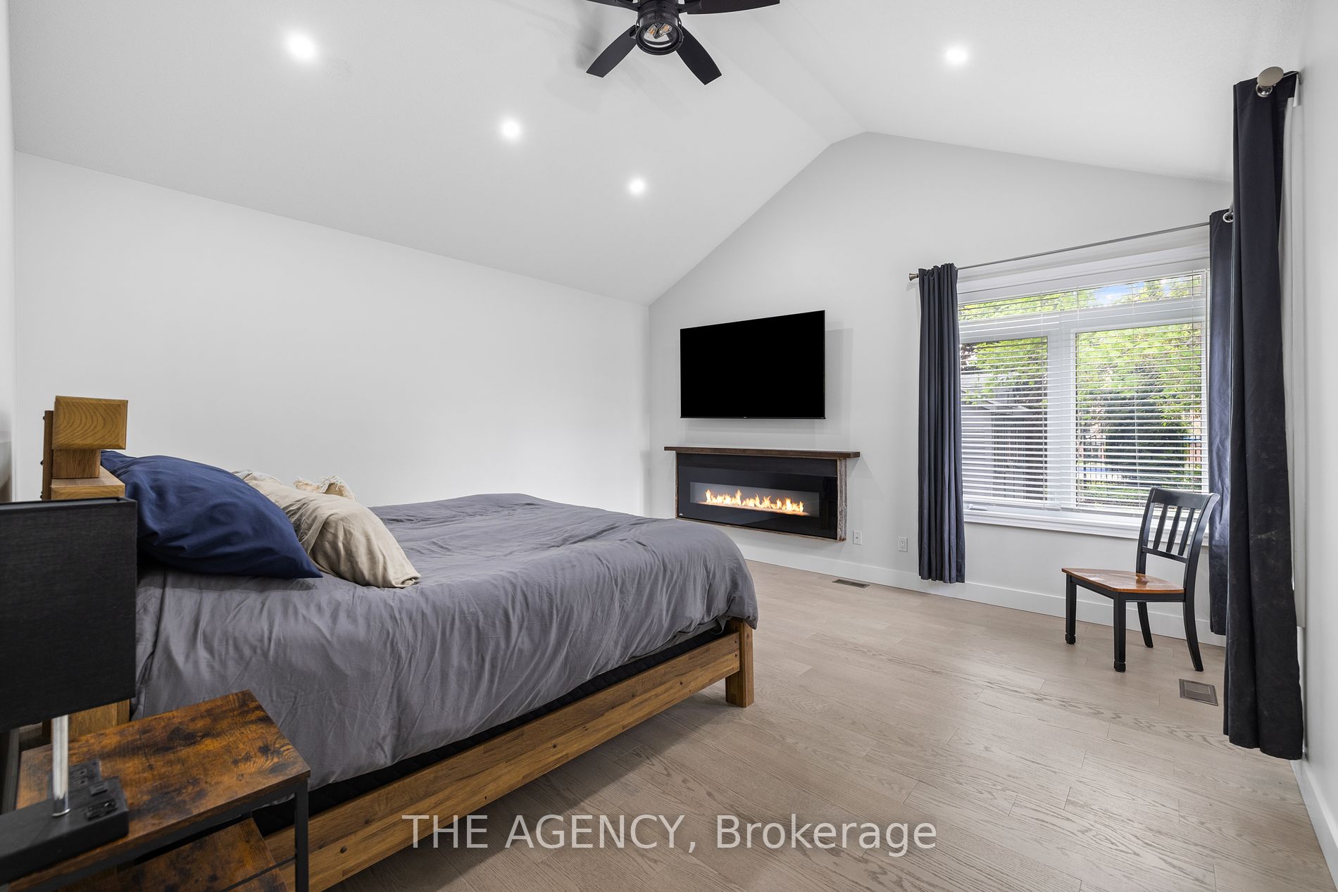 15 Pioneer Ridge Dr
