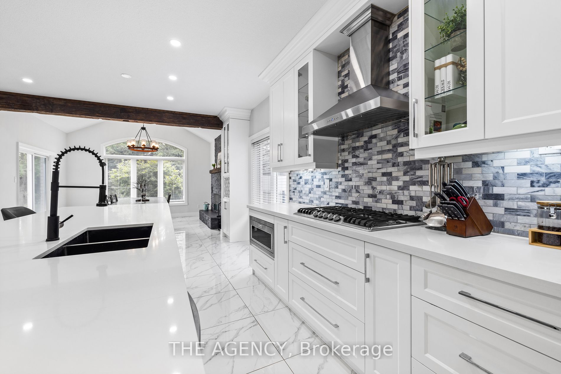 15 Pioneer Ridge Dr