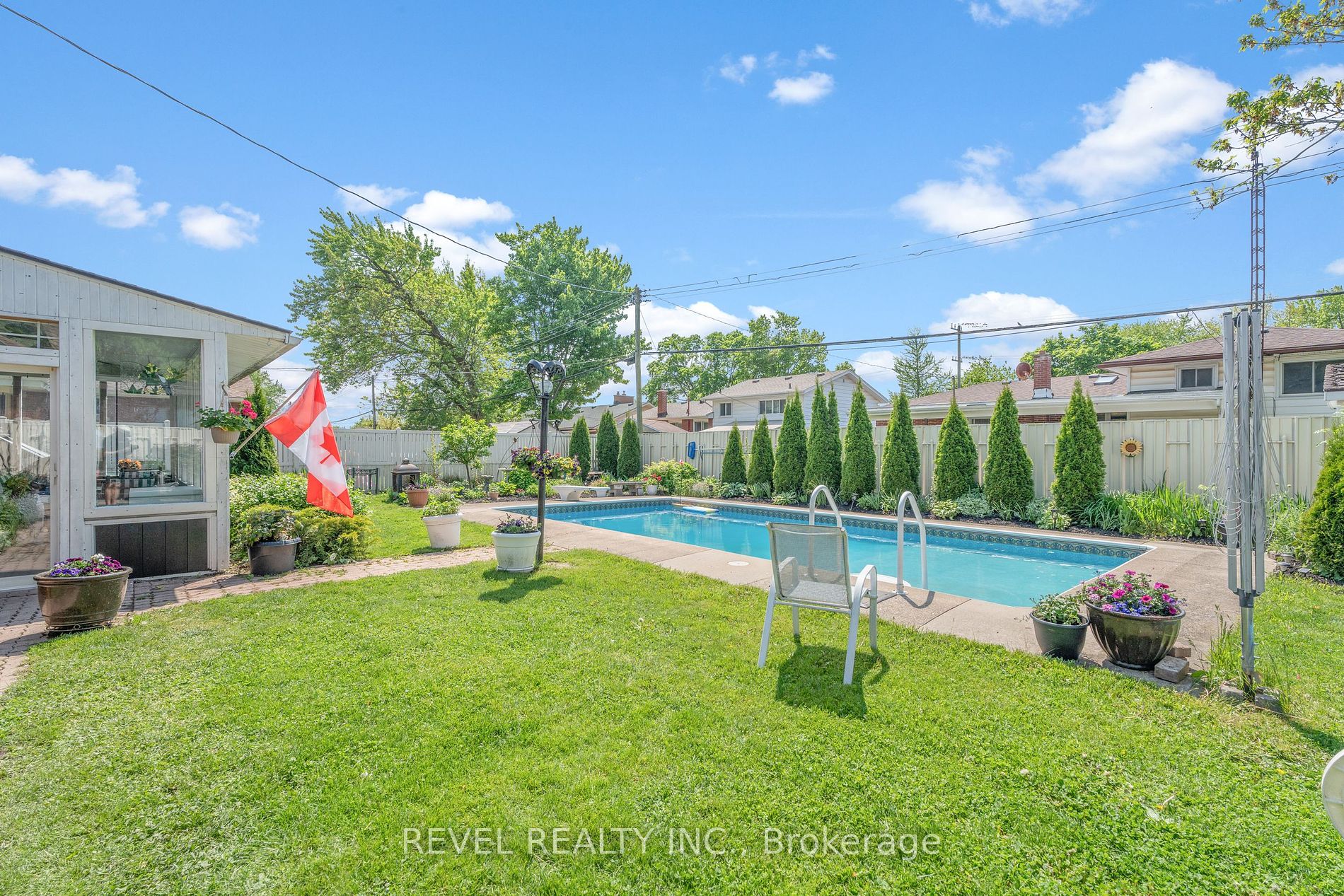 21 Westmount Crescent