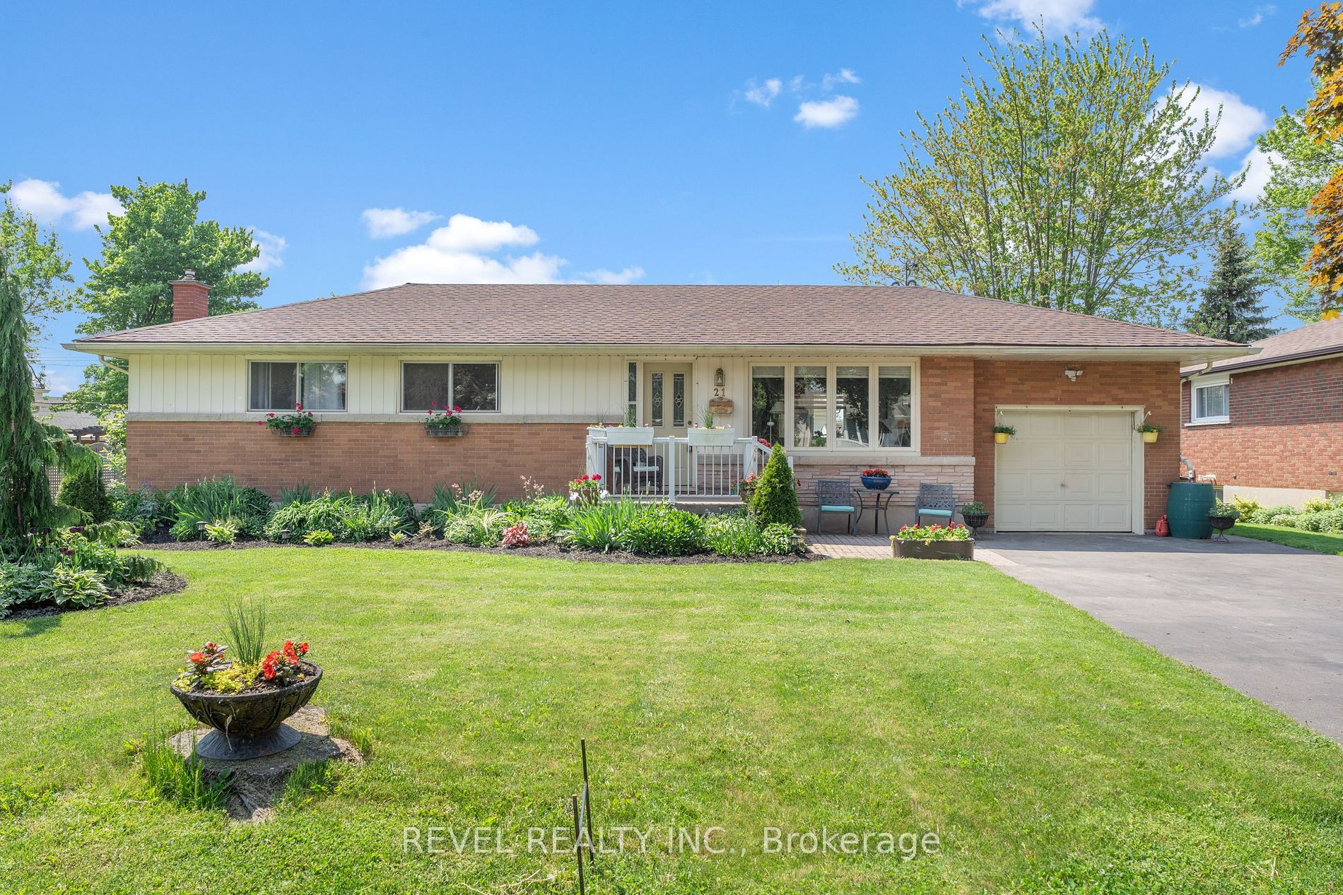 21 Westmount Crescent