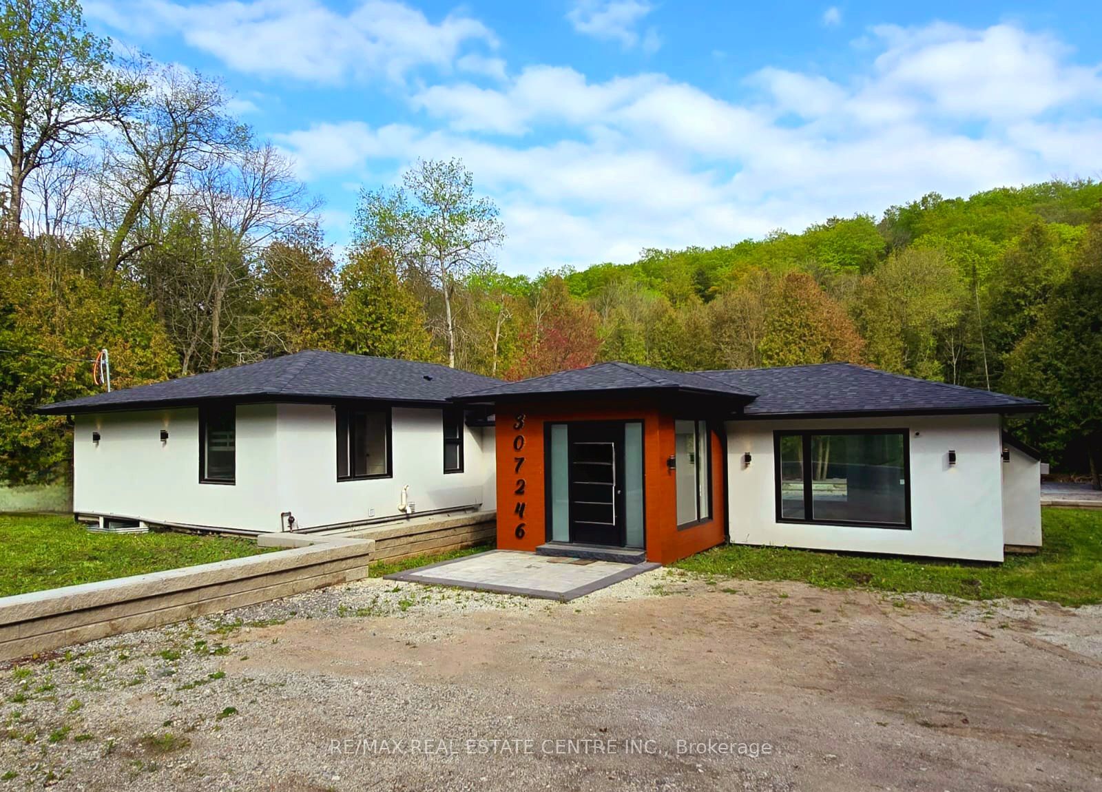 307246 Hockley Rd
