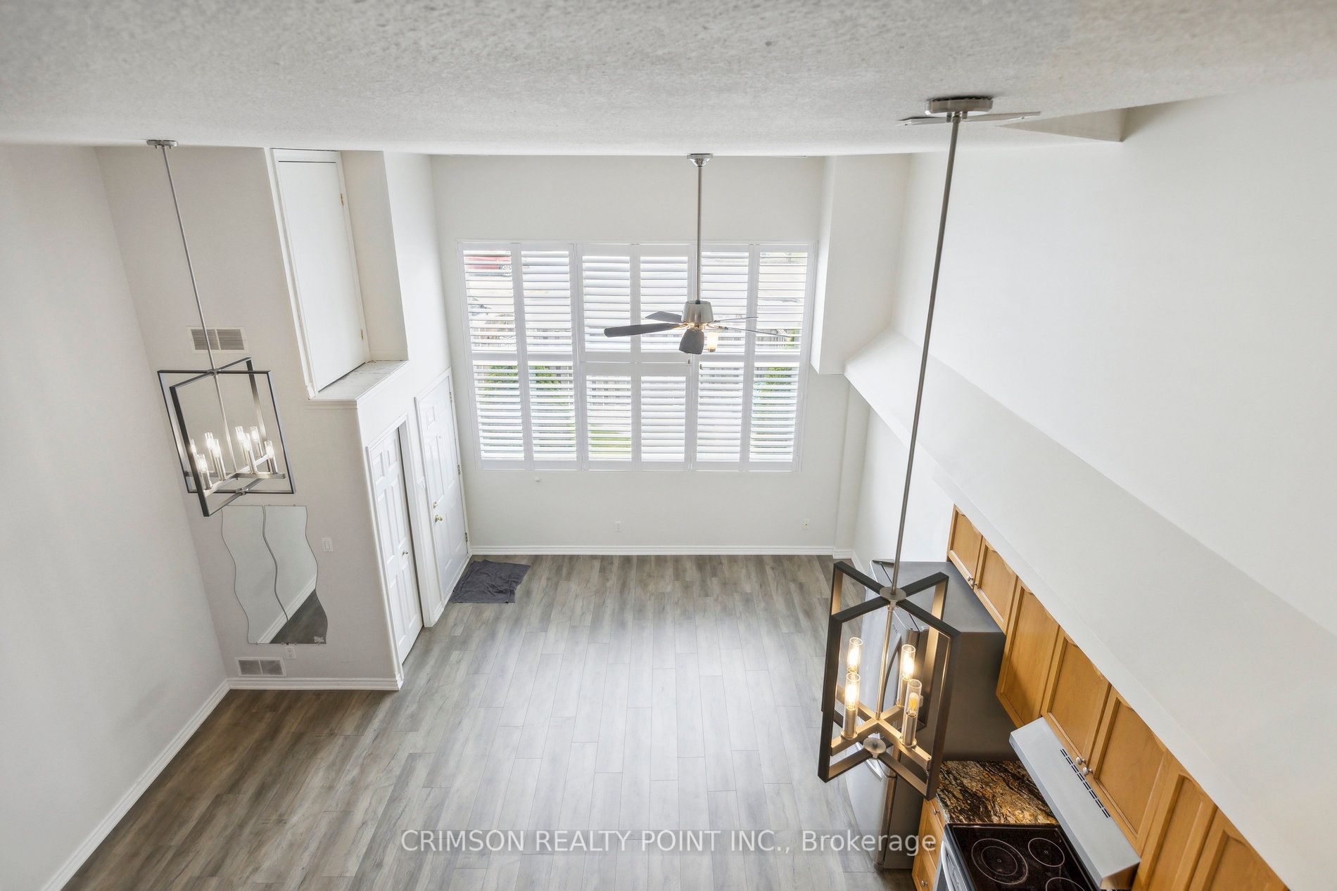 111 Grey Street #105