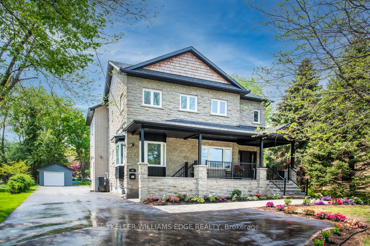 90 Main St E