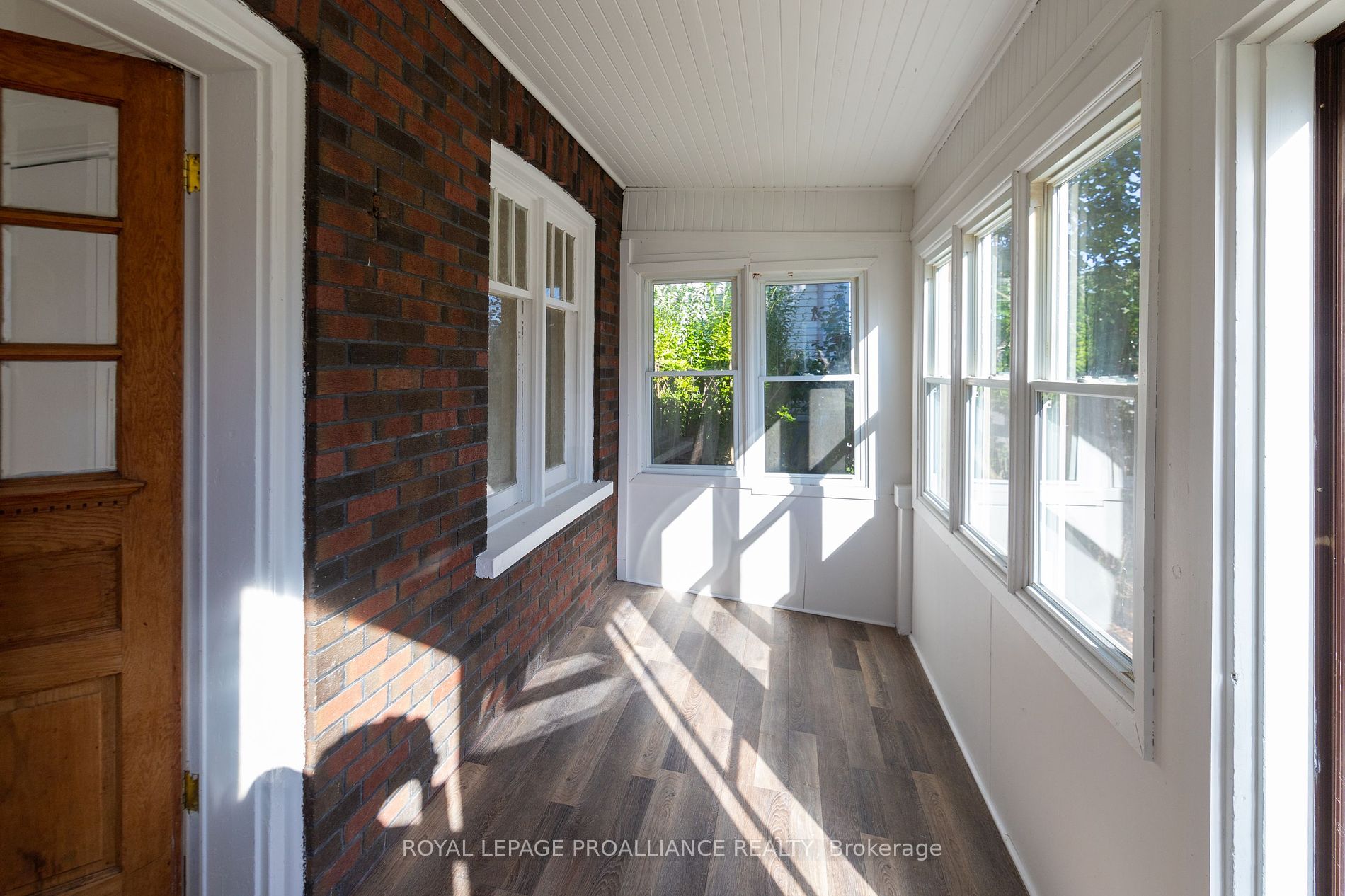 8 Dunbar Street