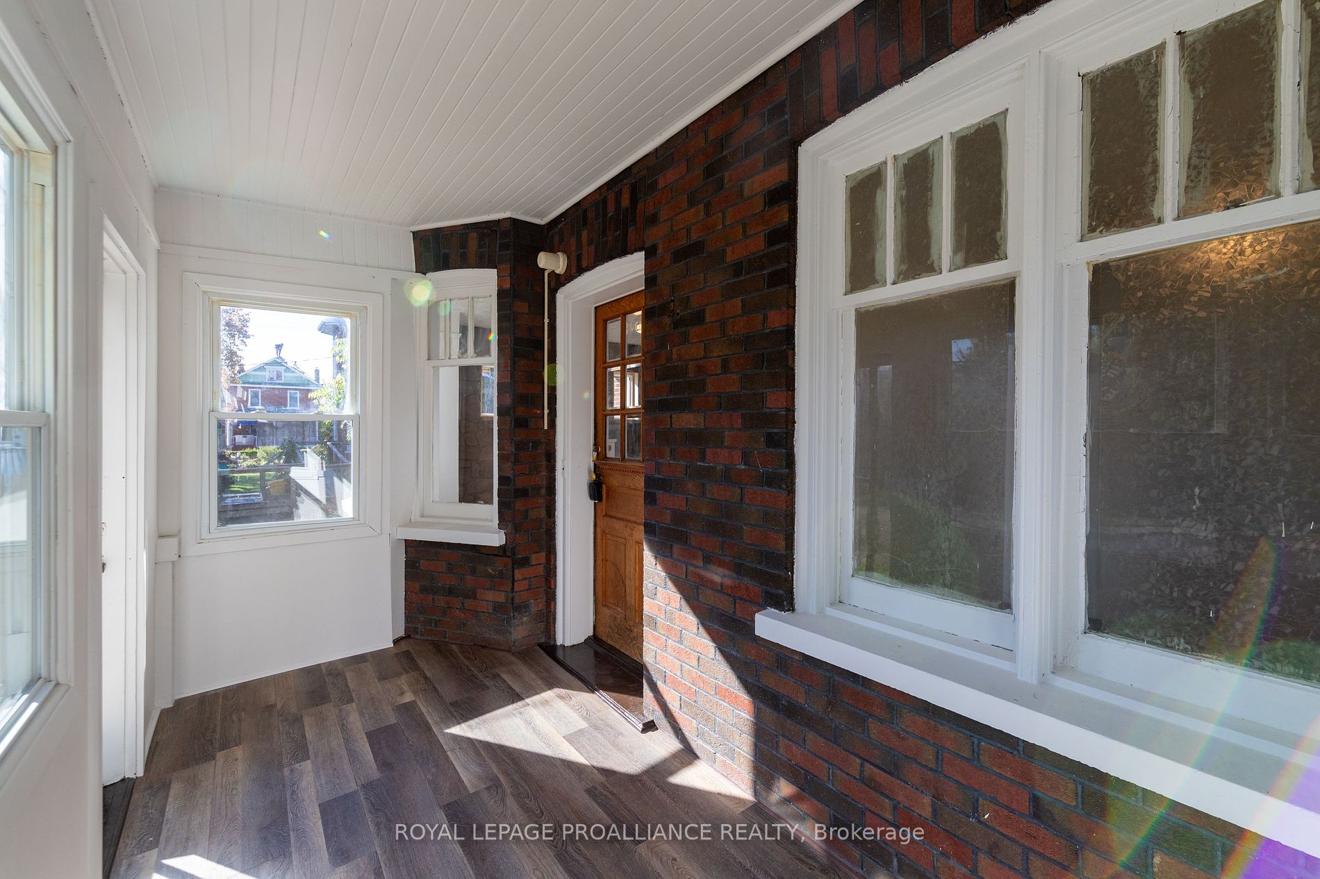 8 Dunbar Street