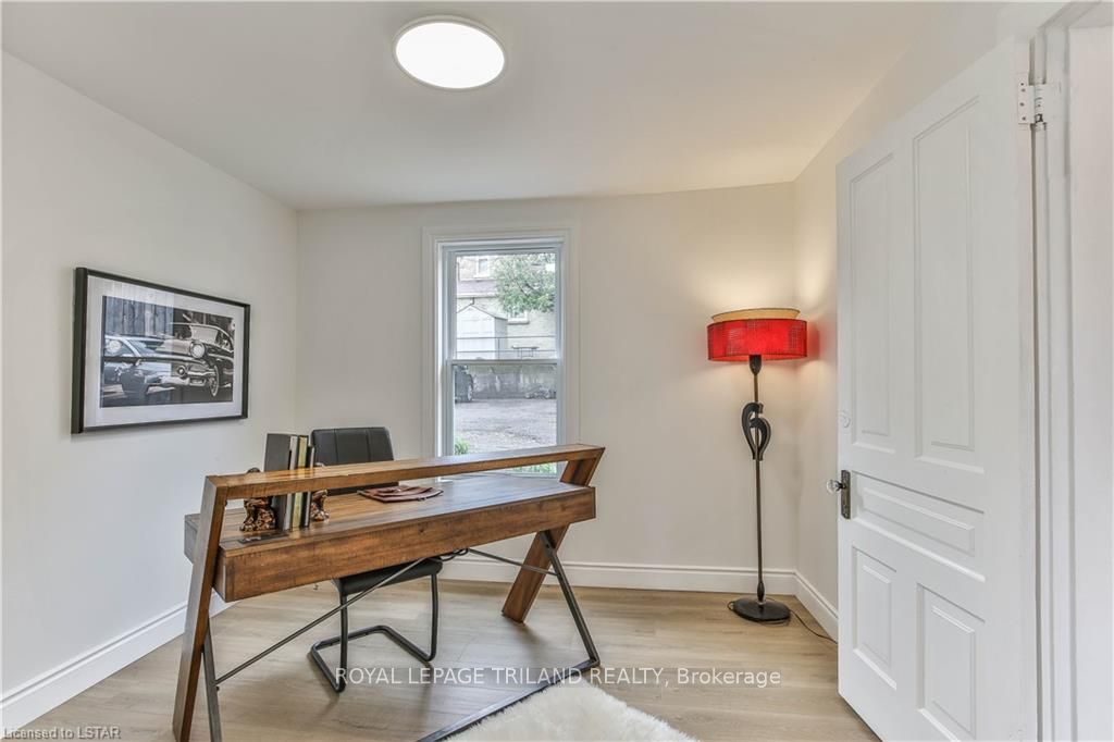 84 High St