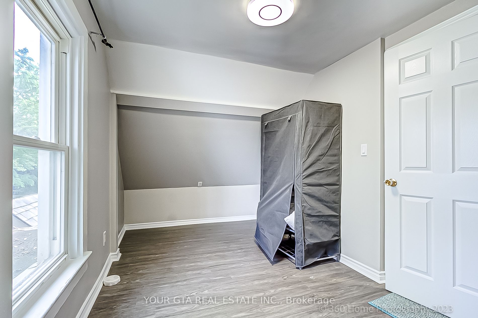 4699 Ryerson Crescent