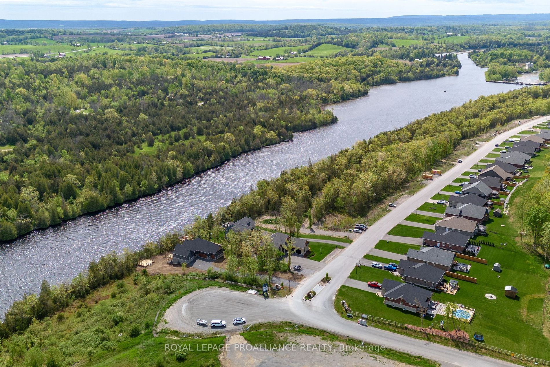 3 Riverside Trail