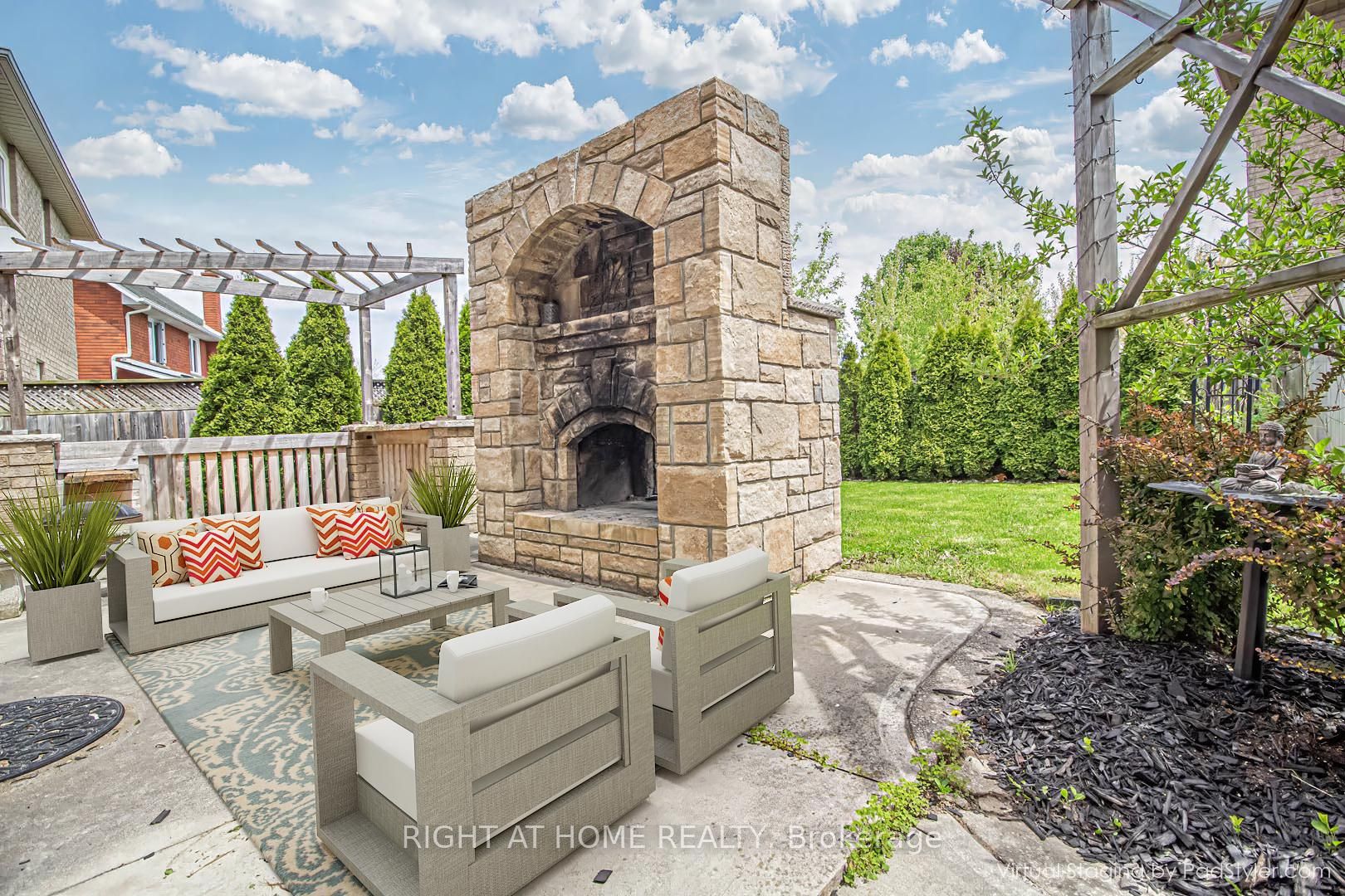 70 Tallman St