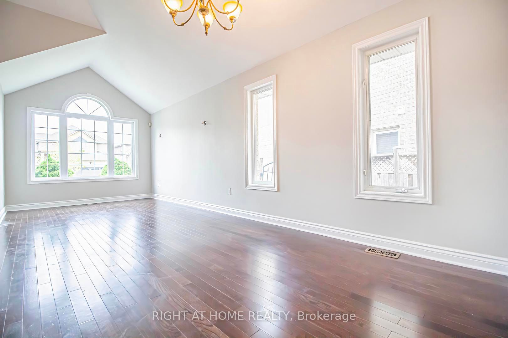 70 Tallman St
