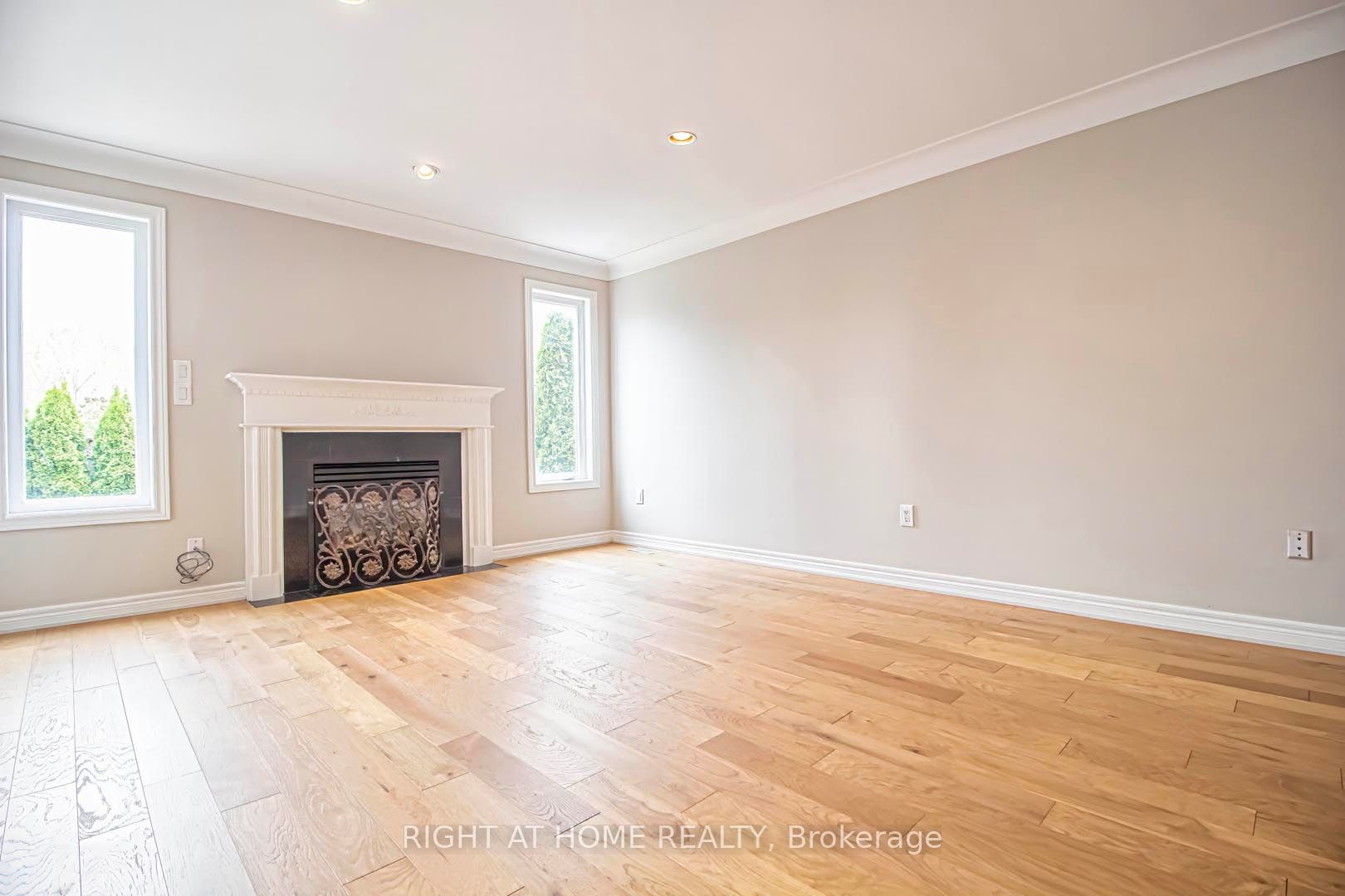 70 Tallman St