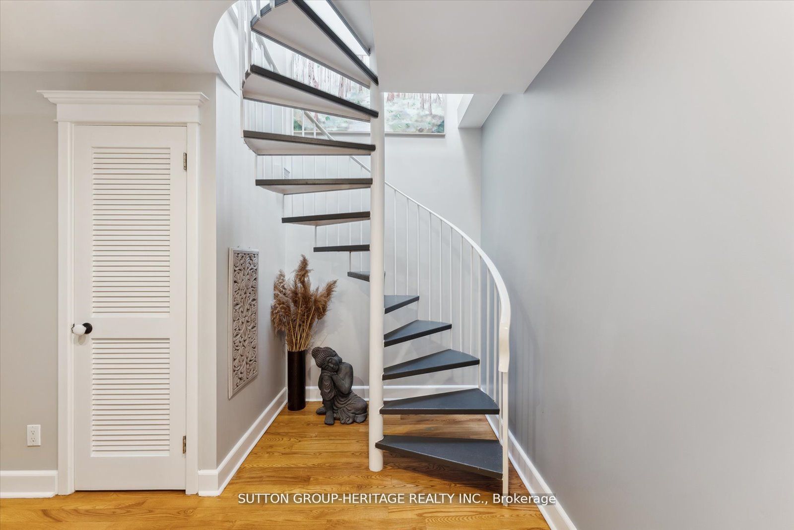 99 Bridge Street E #5