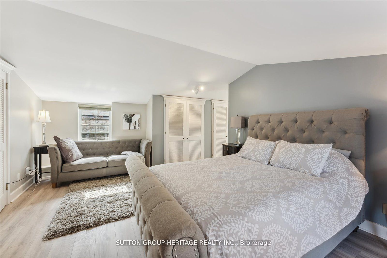 99 Bridge Street E #5