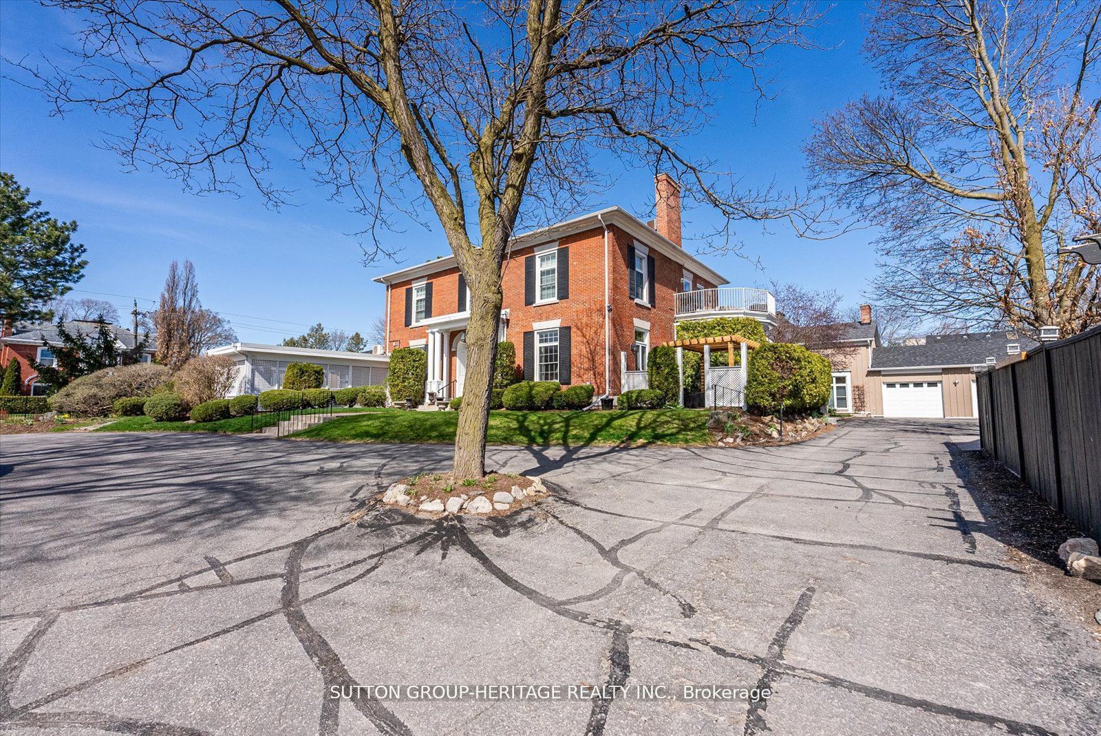 99 Bridge Street E #5
