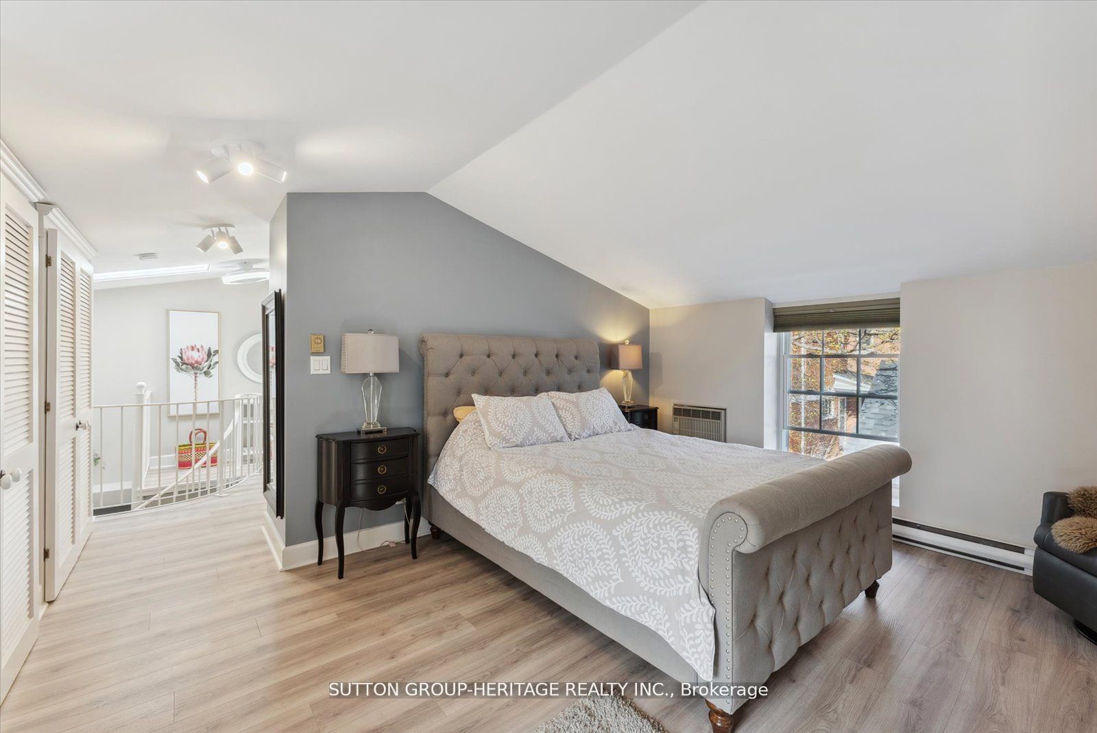 99 Bridge Street E #5