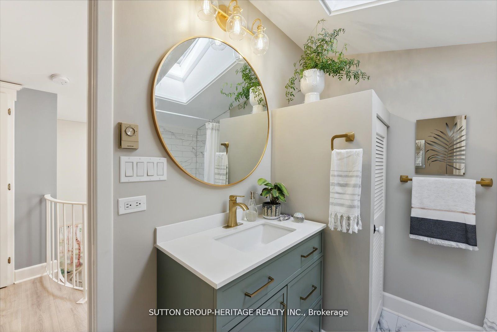 99 Bridge Street E #5