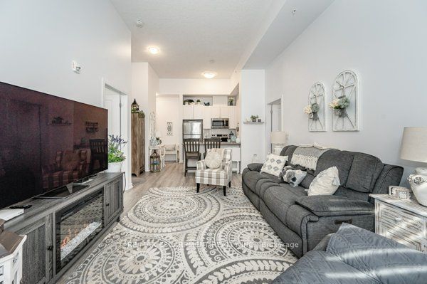 81 Robinson St, #103