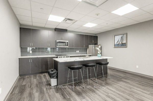 81 Robinson St, #103