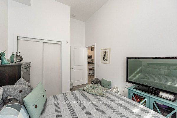 81 Robinson St, #103