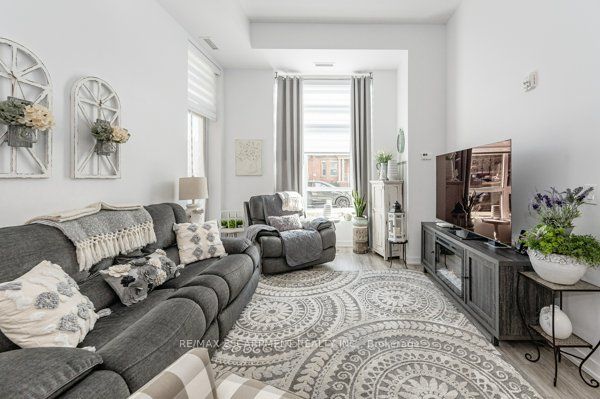 81 Robinson St, #103