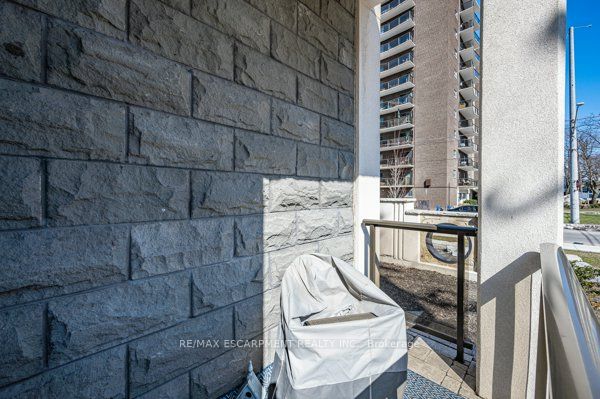 81 Robinson St, #103