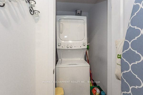 81 Robinson St, #103