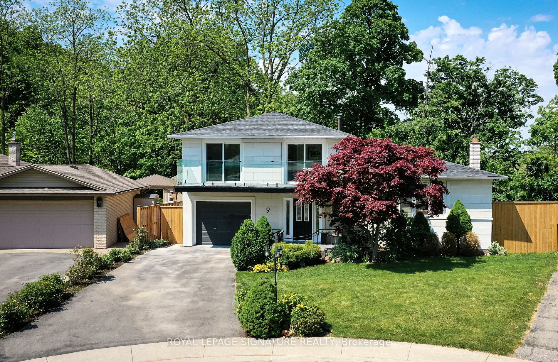 9 Leslie Drive