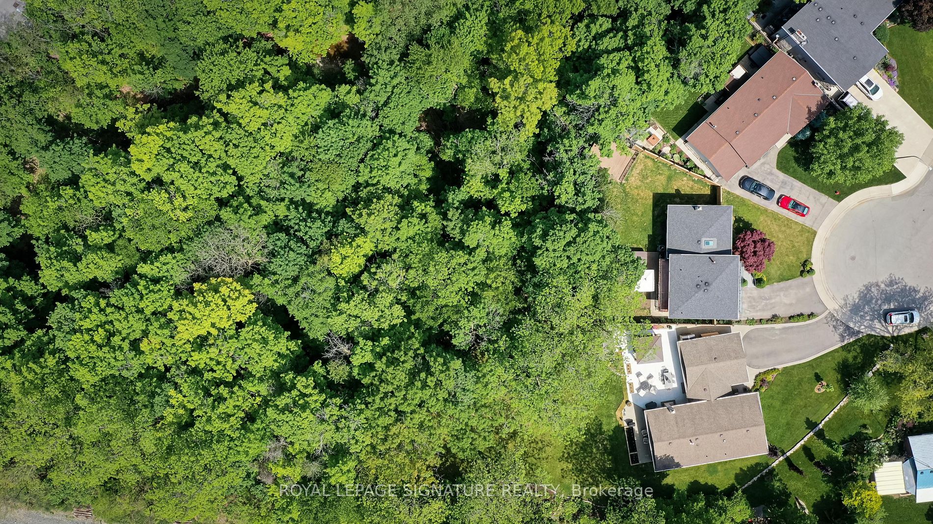 9 Leslie Drive