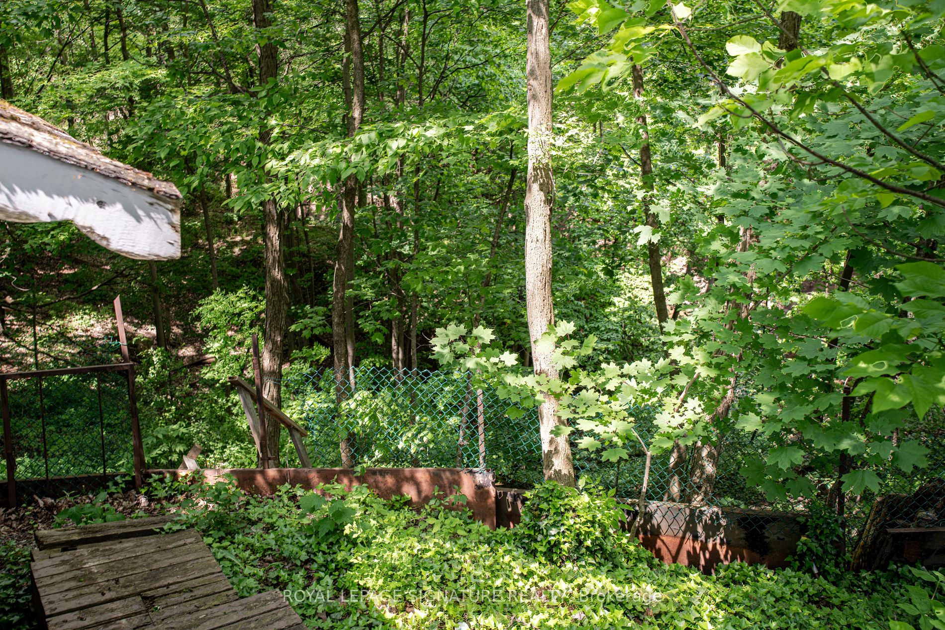 9 Leslie Drive