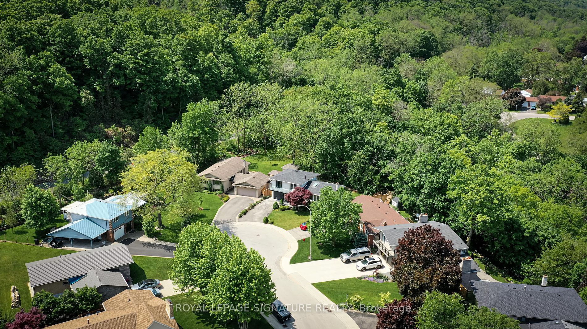9 Leslie Drive