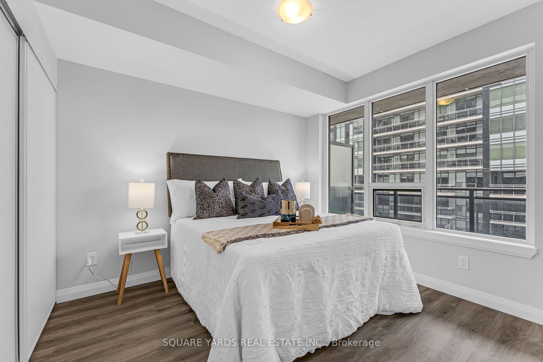 53 Arthur St S, #404