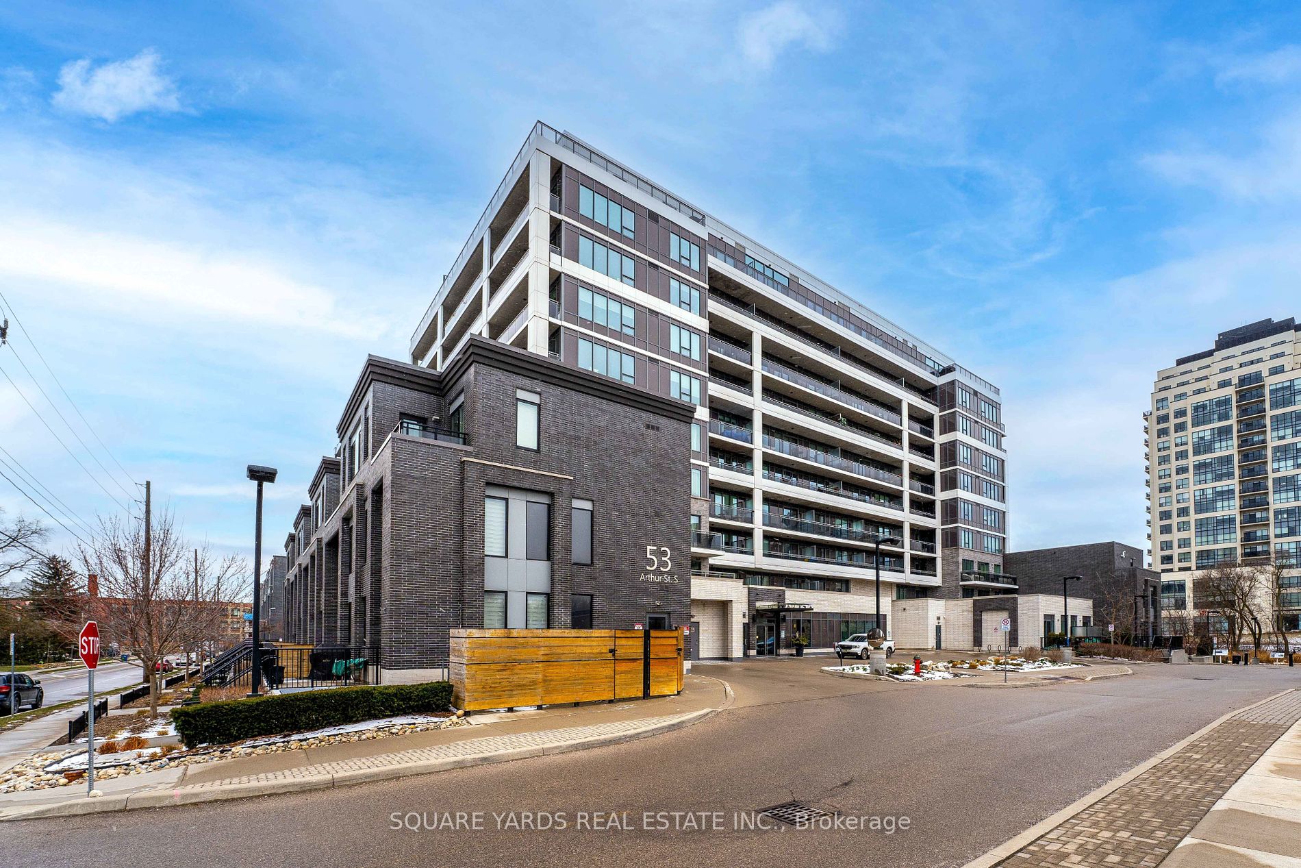 53 Arthur St S, #404