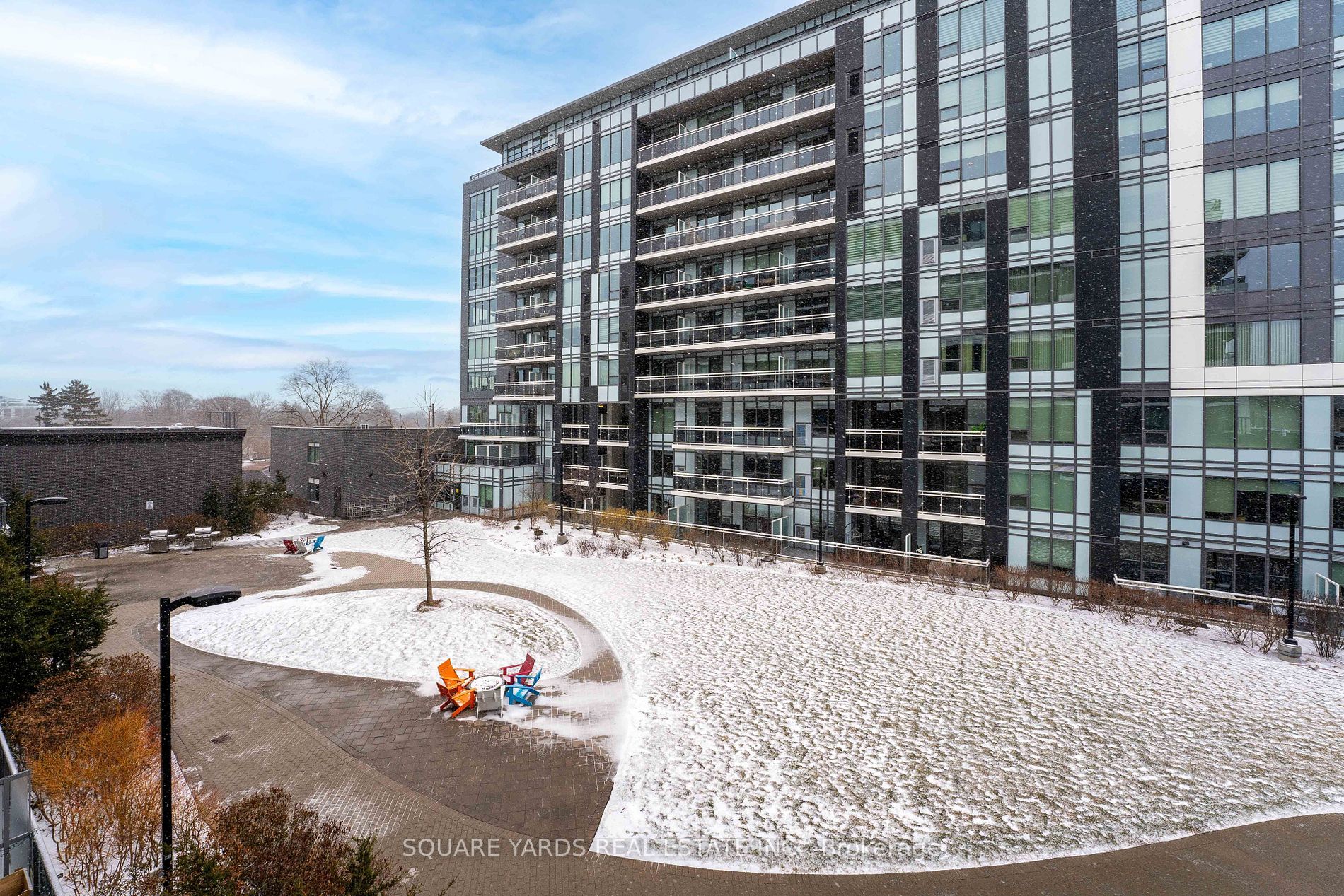 53 Arthur St S, #404