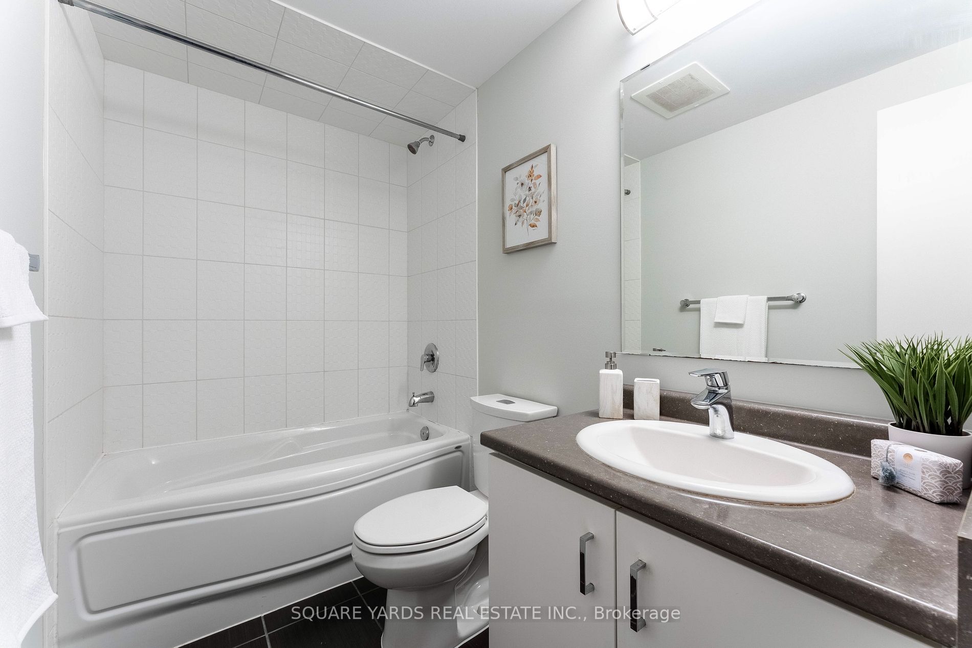 53 Arthur St S, #404