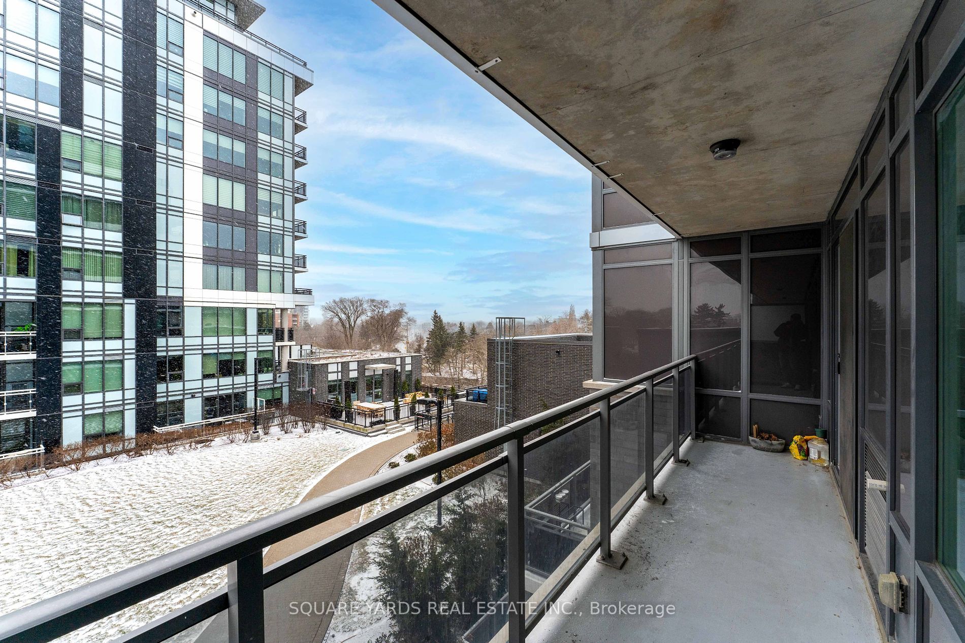 53 Arthur St S, #404