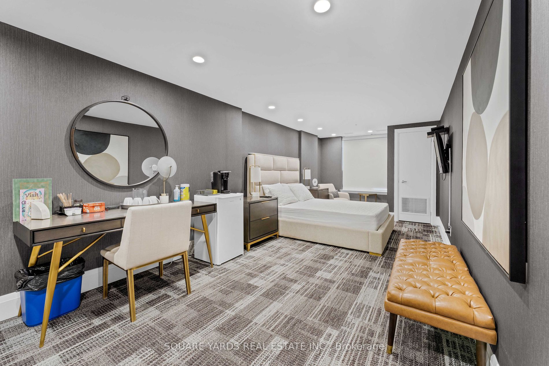 53 Arthur St S, #404
