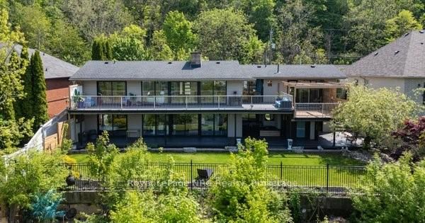33 Leslie Dr